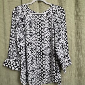 Chic Black and White Snake Print Blouse